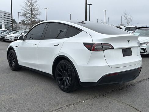 Used 2021 Tesla Model Y Long Range image 3