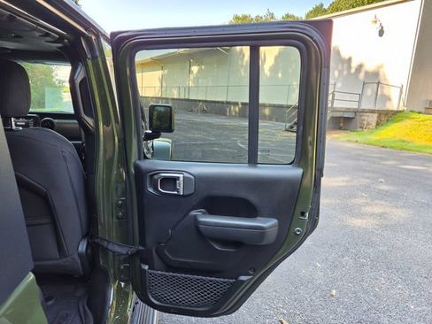 Used 2023 Jeep Gladiator Mojave AWD/4WD image 26