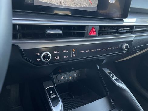 Used 2025 Kia Sorento S image 17