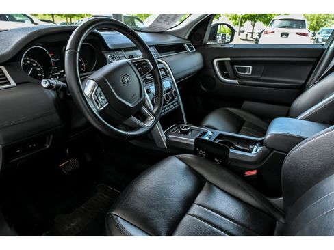 Used 2019 Land Rover Discovery Sport SE AWD/4WD image 10