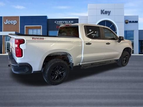 Used 2020 Chevrolet Silverado 1500 Custom Trail Boss w/ Custom Convenience Package AWD/4WD image 8