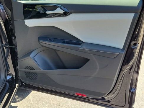 Used 2025 Volkswagen Taos S image 8