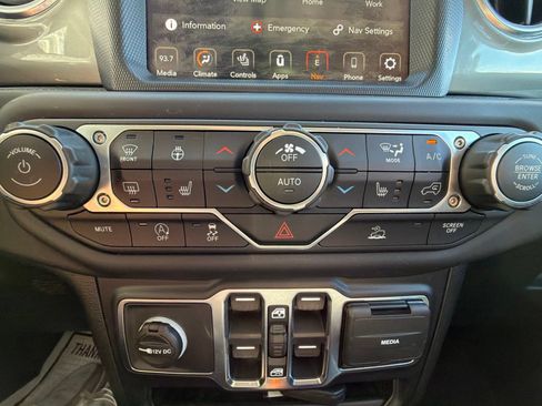 Used 2020 Jeep Gladiator Overland AWD/4WD image 22