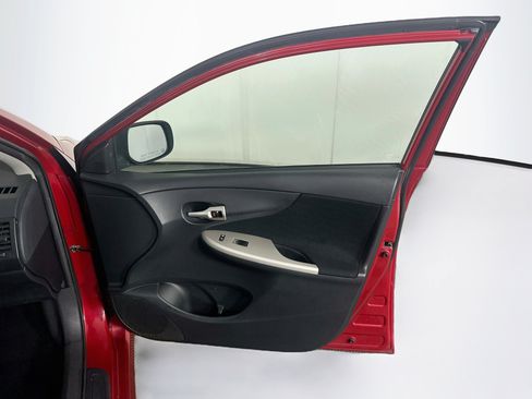 Used 2012 Toyota Corolla S FWD image 28