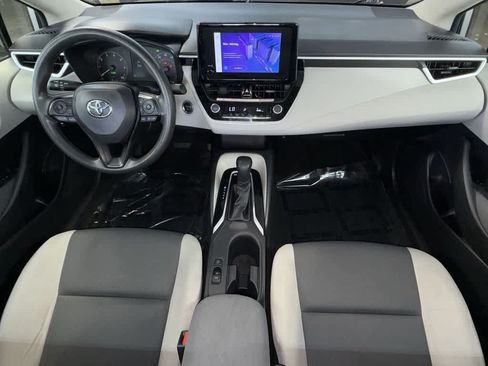 Used 2025 Toyota Corolla LE w/ Convenience Package FWD image 24
