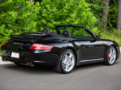 Used 2005 Porsche 911 Carrera S image 3