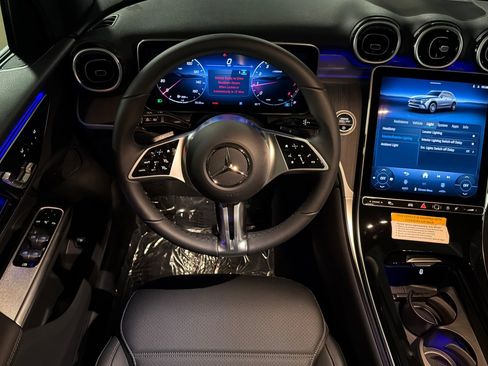 New 2026 Mercedes-Benz GLC 300 image 13