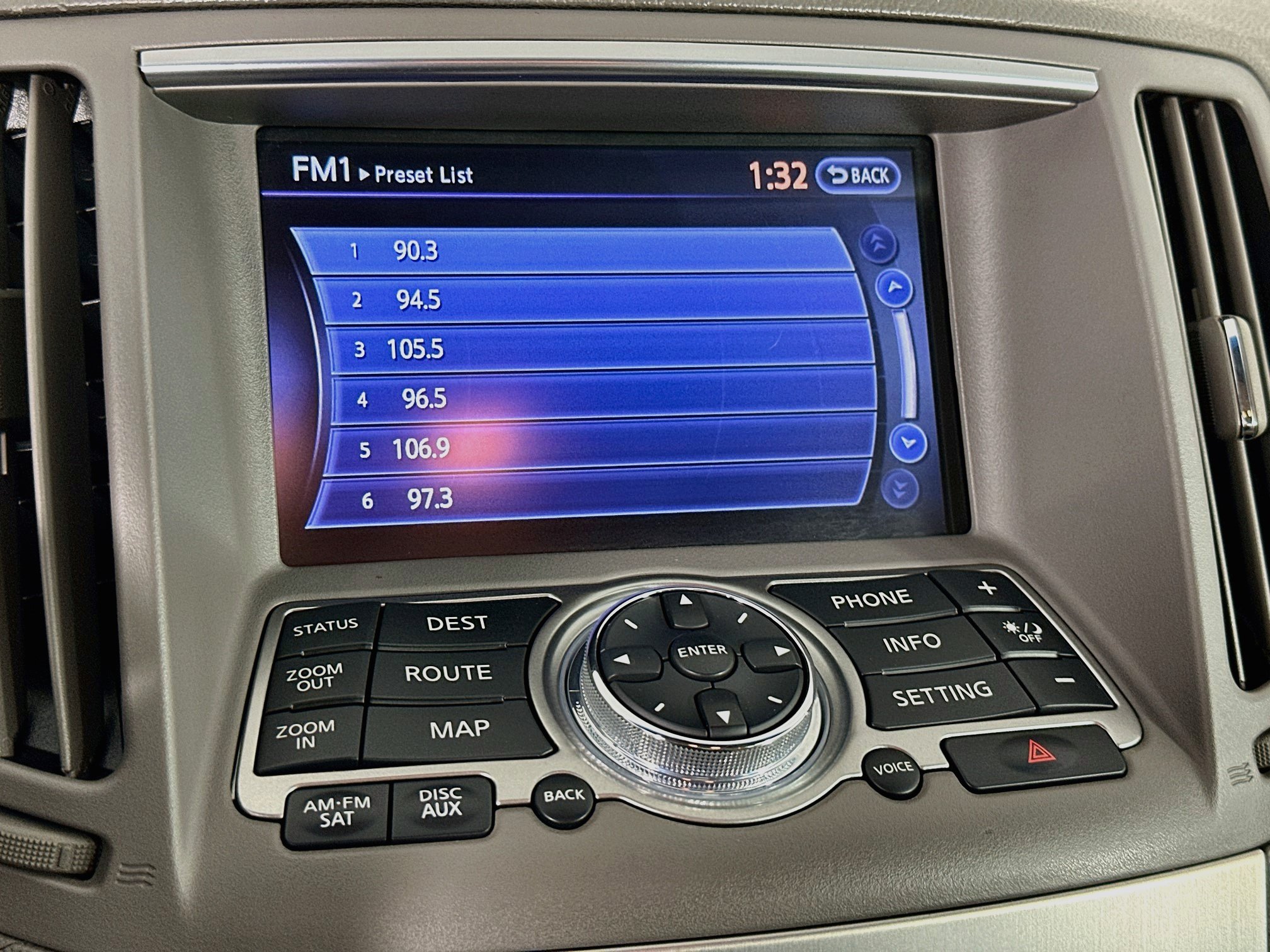 Used 2011 INFINITI G37 Journey w/ Sport Pkg - RWD image 19