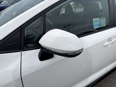 Used 2025 Toyota Corolla SE image 10