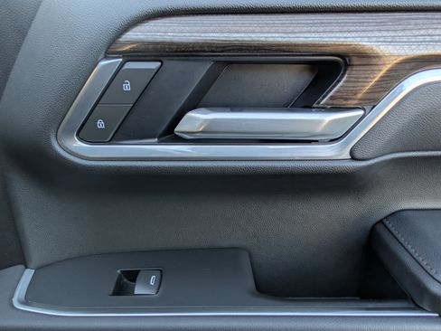 Used 2025 Chevrolet Silverado 1500 LT image 21