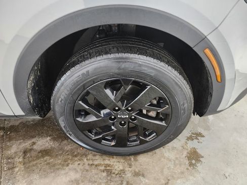 Used 2023 Kia Sorento S w/ Panoramic Sunroof Package AWD/4WD image 44