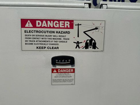 Used 2011 Ford F550 2WD Regular Cab Super Duty w/ Payload Upgrade Pkg image 39