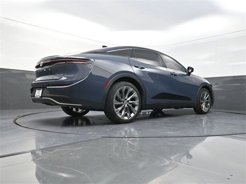 Used 2025 Toyota Crown Limited image 23