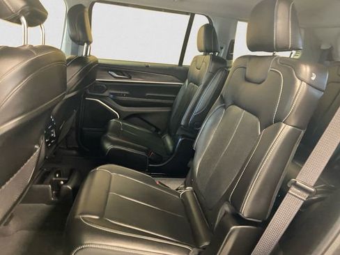 Used 2022 Jeep Grand Cherokee L Limited w/ Luxury Tech Group II image 14