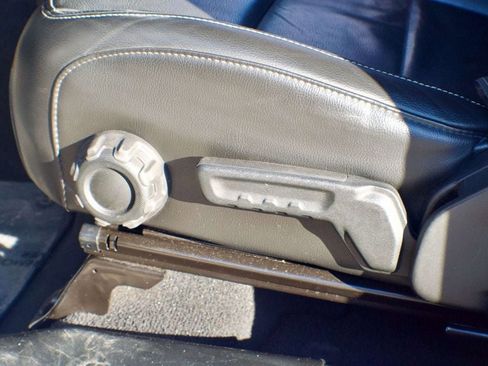 Used 2018 Jeep Wrangler Unlimited Sahara image 35