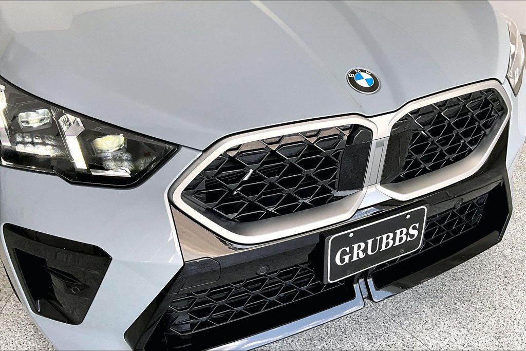 Used 2025 BMW X2 xDrive28i AWD/4WD image 33