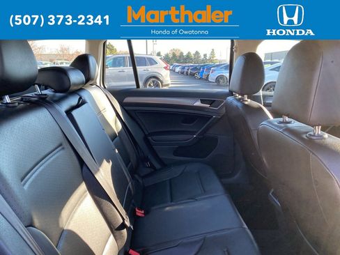 Used 2018 Volkswagen Golf Alltrack S image 16