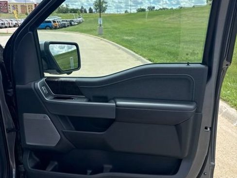 Used 2021 Ford F150 Lariat AWD/4WD image 3