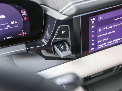 New 2026 Porsche Macan Electric RWD image 23