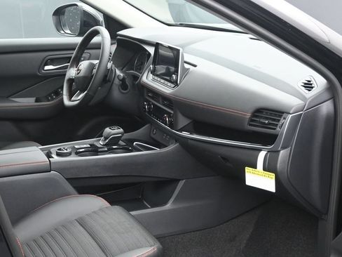 New 2026 Nissan Rogue SV w/ Rock Creek Premium Package AWD/4WD image 6