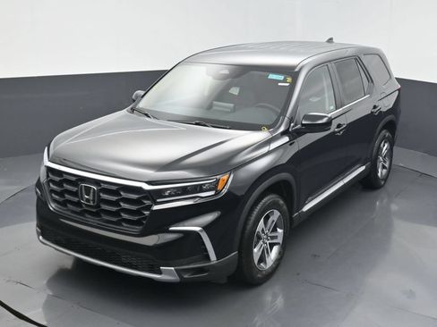 Used 2025 Honda Pilot EX-L image 9