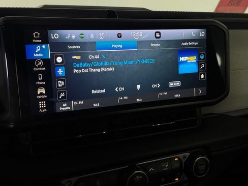 Used 2026 Jeep Wrangler Unlimited Sahara AWD/4WD image 17
