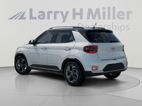 New 2026 Hyundai Venue SEL FWD image 5