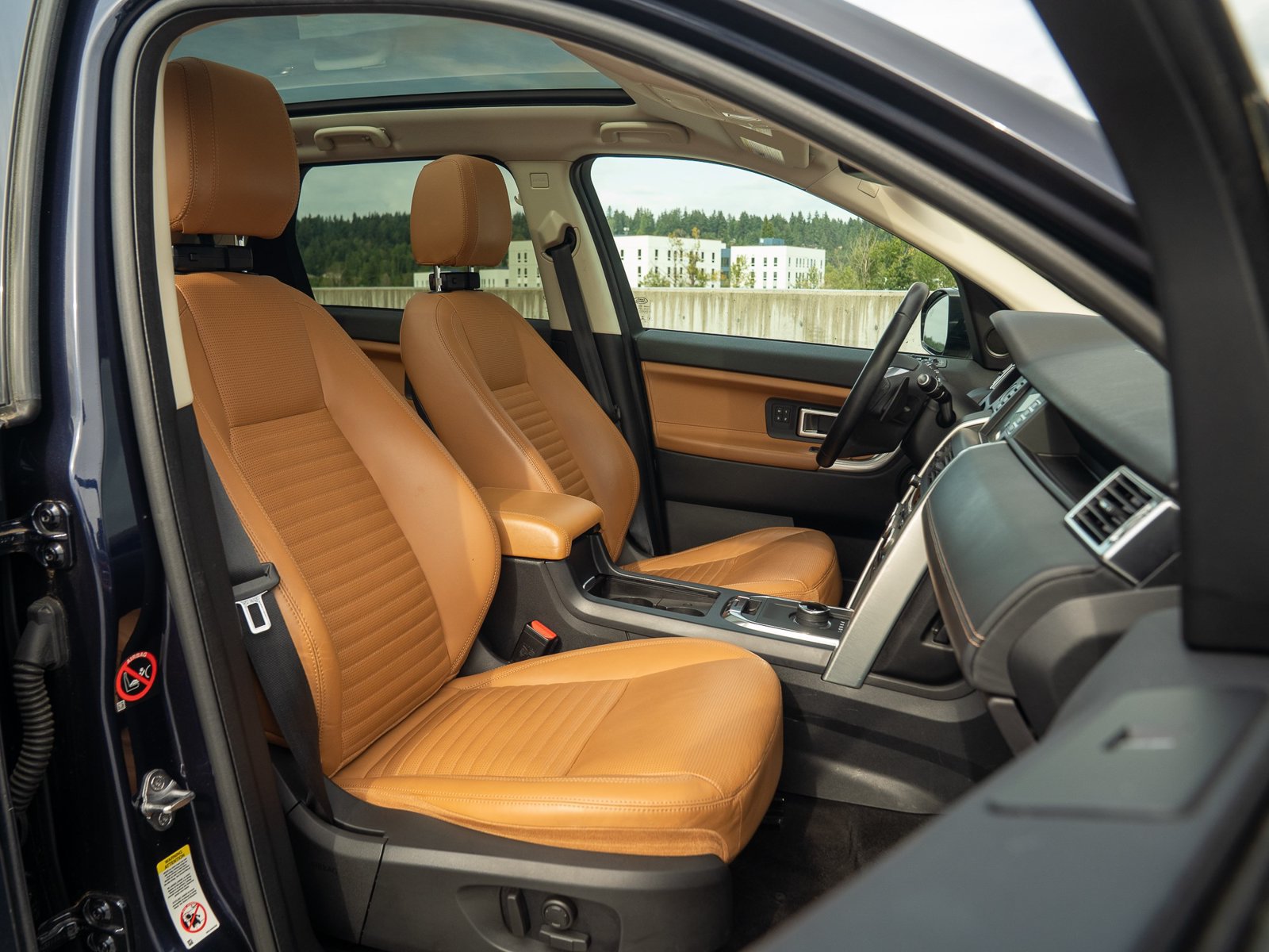 Used 2019 Land Rover Discovery Sport HSE Luxury AWD/4WD image 29