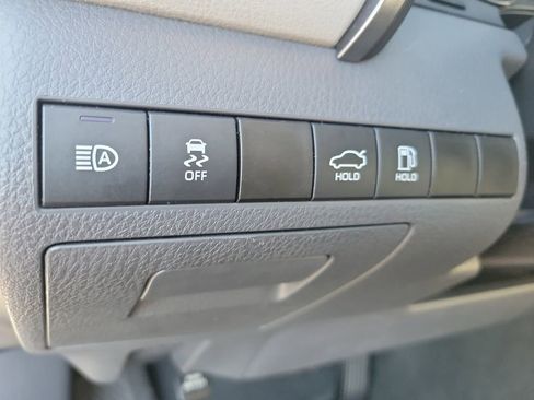 Used 2021 Toyota Camry SE image 27