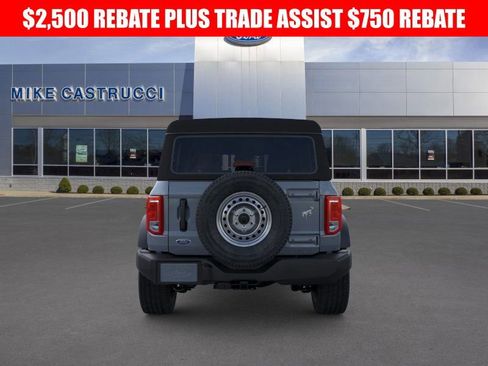 New 2025 Ford Bronco 4-Door image 5