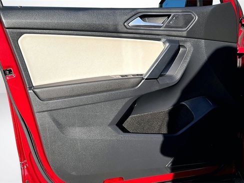 Used 2019 Volkswagen Tiguan SE w/ Panoramic Sunroof Package image 20