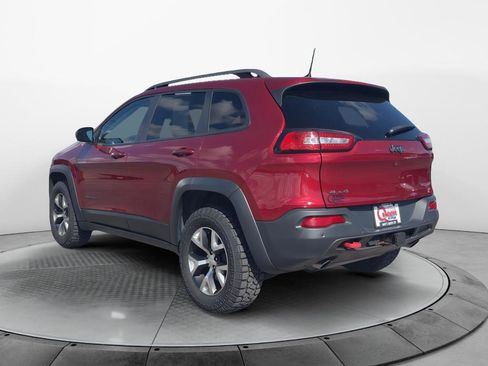 Used 2017 Jeep Cherokee Trailhawk AWD/4WD image 3