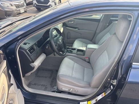 Used 2016 Toyota Camry LE image 9