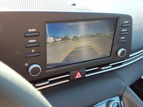 Used 2023 Hyundai Elantra SEL image 22