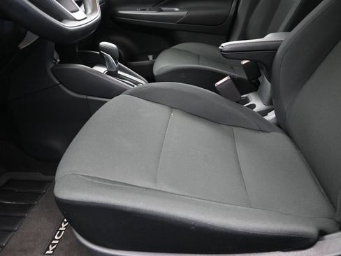 Used 2024 Nissan Kicks S FWD image 13