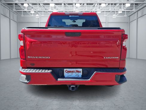 Used 2022 Chevrolet Silverado 1500 Custom image 4