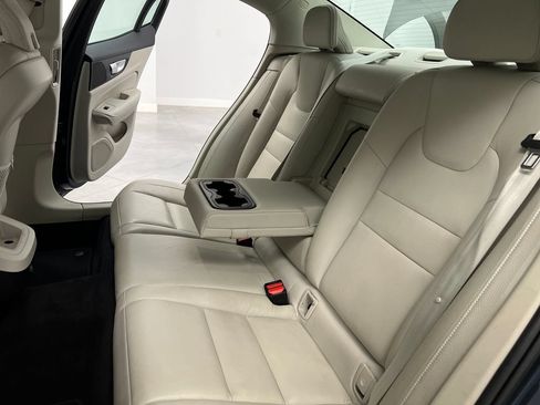 Used 2024 Volvo S60 B5 Core FWD image 16