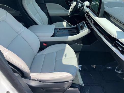 New 2026 Lincoln Aviator 2WD w/ Jet Appearance Package image 14