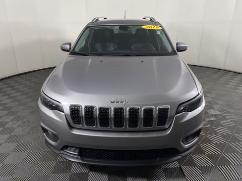 Used 2019 Jeep Cherokee Latitude Plus FWD image 11