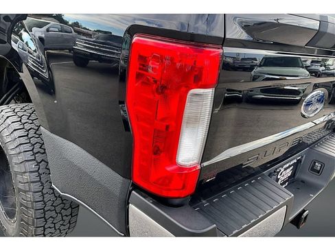 Used 2019 Ford F250 XL w/ STX Appearance Package AWD/4WD image 24