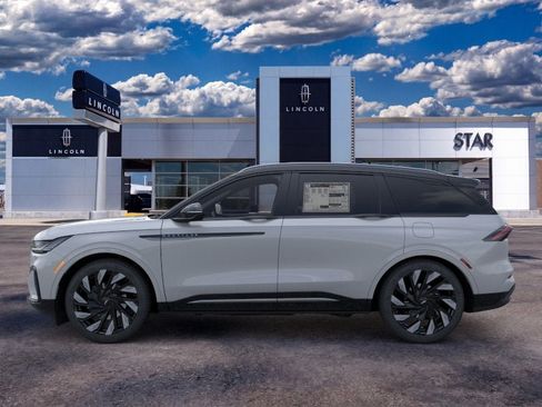 New 2026 Lincoln Nautilus Reserve AWD/4WD image 3