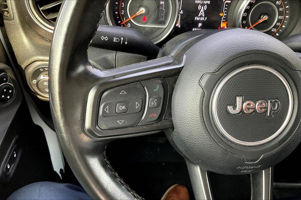 Used 2022 Jeep Gladiator Sport AWD/4WD image 12
