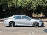 Used 2022 Toyota Camry SE image 2