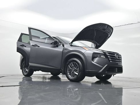 Used 2026 Nissan Rogue S FWD image 28