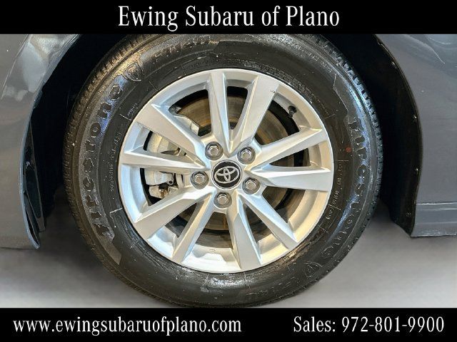 Used 2025 Toyota Camry LE FWD image 30