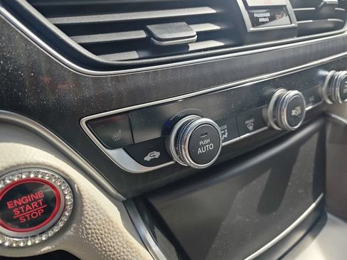 Used 2019 Honda Accord EX-L image 10