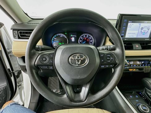 Certified 2022 Toyota RAV4 XLE AWD/4WD image 11