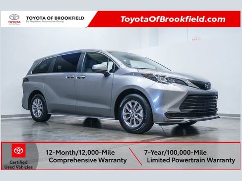 Certified 2026 Toyota Sienna LE FWD image 1