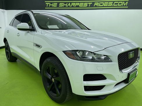Used 2019 Jaguar F-PACE Premium image 2