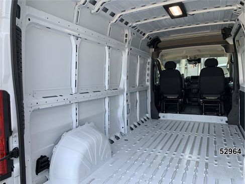 Used 2025 RAM ProMaster 2500 w/ Safety Group FWD image 10